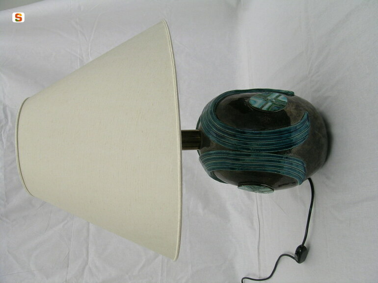 soggetto assente (lampada) di Licheri Massimo (secc. XX - XXI)