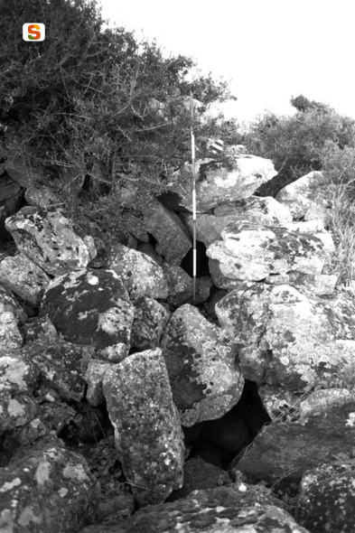 Nuraghe Punta Agostino (nuraghe a tholos) - Villaperuccio// Perdaxius (CI// CI)  (secc. XV-X a.C.)