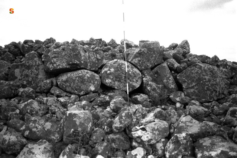 Nuraghe Munserrau (nuraghe a tholos) - Villaperuccio (CI)  (secc. XV-X a.C.)