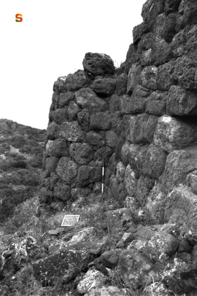 Nuraghe Is Meurras (nuraghe a tholos) - San Giovanni Suergiu// Giba// Tratalias (CI// CI// CI)  (secc. XV-VIII a.C.)