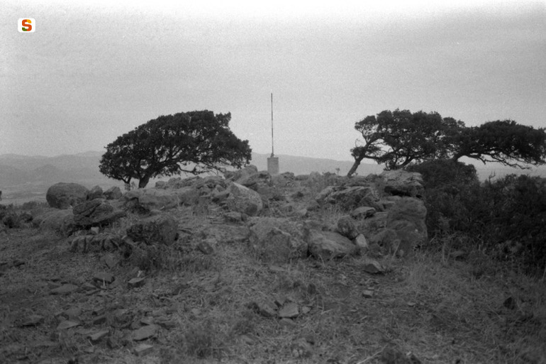 Nuraghe Cuccuru Cadira (nuraghe) - Villamassargia (CI)  (secc. XV-X a.C.)