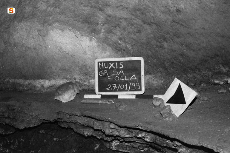 Grotta Sa Folla (necropoli) - Nuxis (CI)  (secc. III a.C.-V d.C.)