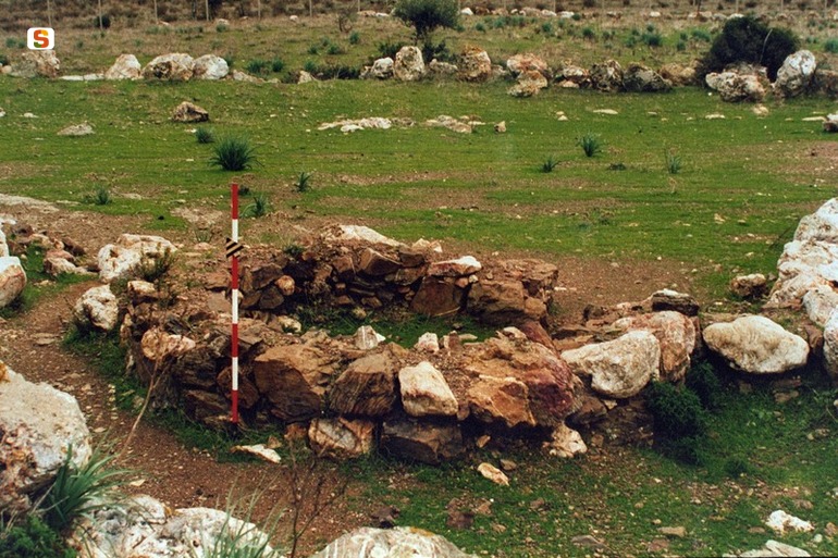 Capanna IV Sa Domu 'e s'Orku (capanna) - Domusnovas (CI)  (secc. XIV-X a.C.)