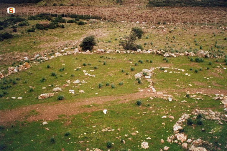 Cinta muraria Sa Domu 'e s'Orku (cinta fortificata) - Domusnovas (CI)  (secc. XIV-X a.C.)