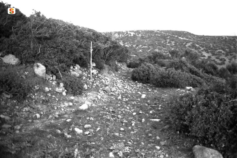 Nuraghe Conchiledda VI44 (insediamento) - Villaperuccio (CI)  (millenni III-II a.C.)