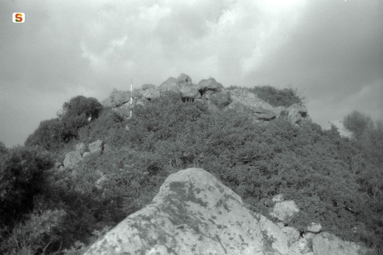 Nuraghe Is Linzas NA12 (struttura di fortificazione) - Narcao (CI)  (secc. XV-IX a.C.)