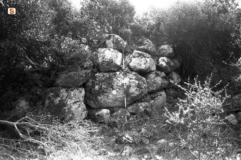Ponte di Monte Essu VI23 (struttura di fortificazione) - Villaperuccio (CI)  (secc. XV-X a.C.)