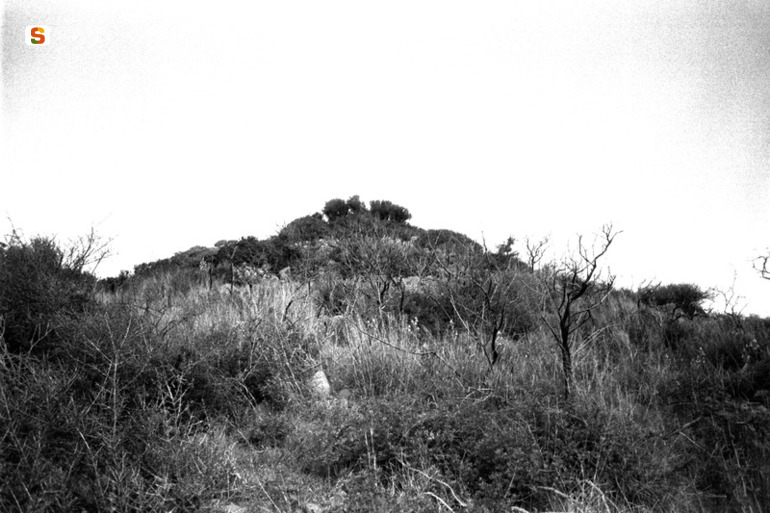 Punta Agostino VI27/ PE23 (struttura di fortificazione) - Villaperuccio (CI)  (secc. XV-X a.C.)