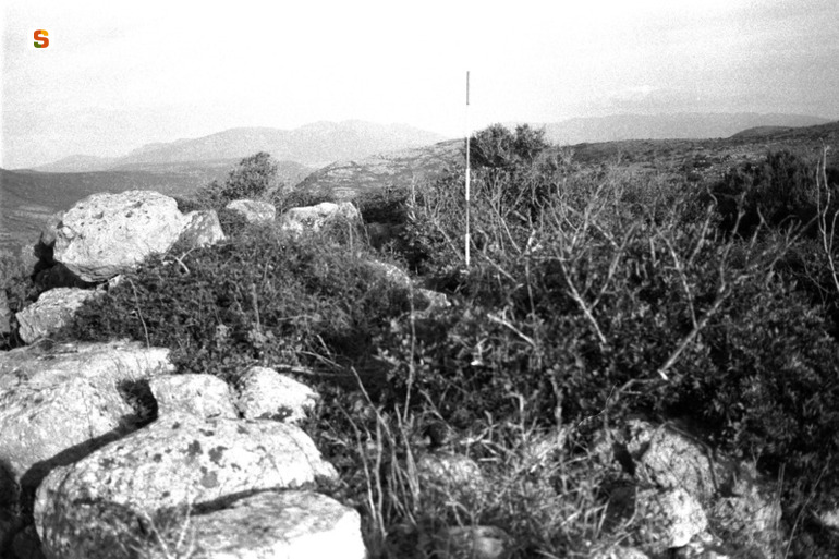 Nuraghe Frassu VI35 (struttura di fortificazione) - Villaperuccio (CI)  (secc. XV-X a.C.)
