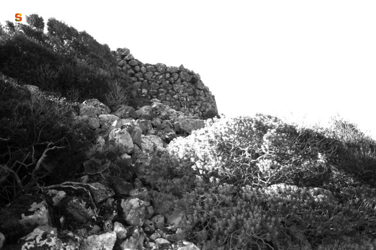 Case Munserrau VI36 (struttura di fortificazione) - Villaperuccio (CI)  (secc. XV-X a.C.)