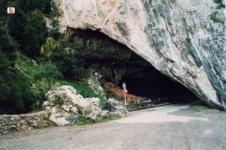 Grotta di S. Giovanni DU1 (insediamento) - Domusnovas (CI)  (secc. XVI-X a.C./ XX d.C.)
