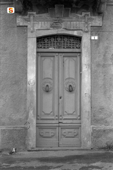 motivi decorativi floreali (portale) (sec. XX)