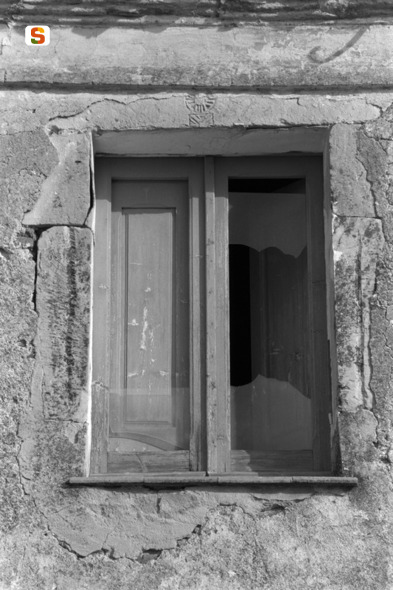 soggetto assente (architrave di finestra) (sec. XVII)