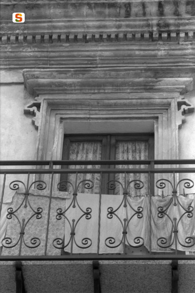 soggetto assente (mostra di porta finestra) (sec. XX)
