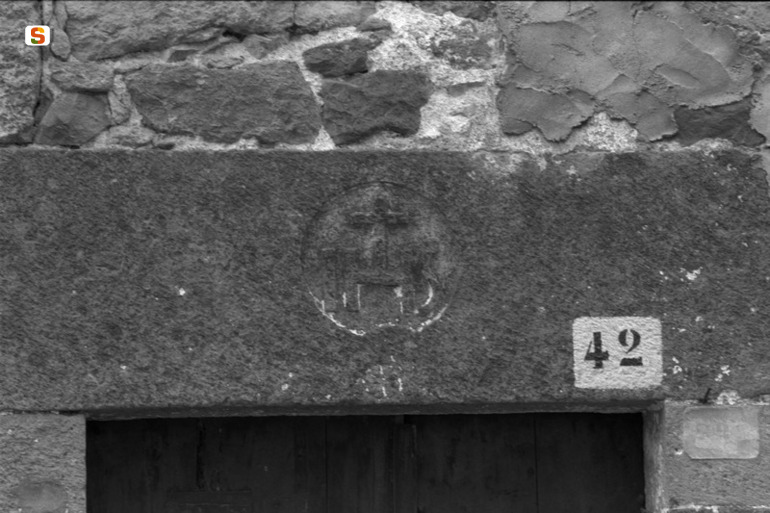 monogramma cristologico (architrave) (sec. XIX)