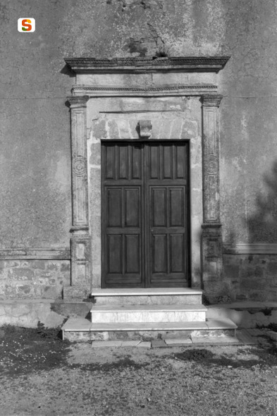 motivo decorativo a rosette// motivi decorativi a volute// motivi decorativi a dentelli (portale) (sec. XVIII)