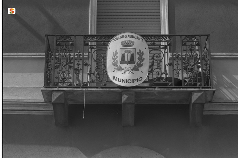 motivi decorativi a volute e vegetali (balcone) (sec. XIX)