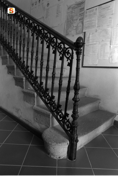 motivi decorativi a volute e vegetali (ringhiera) (sec. XIX)
