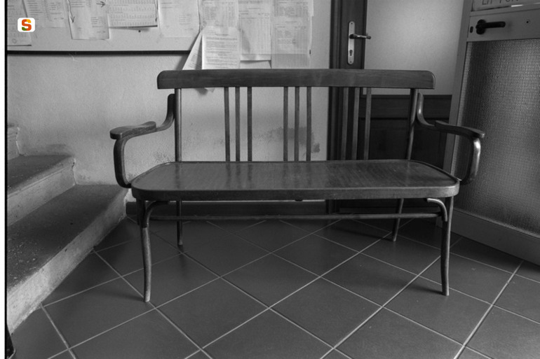soggetto assente (panca con schienale) (sec. XX)