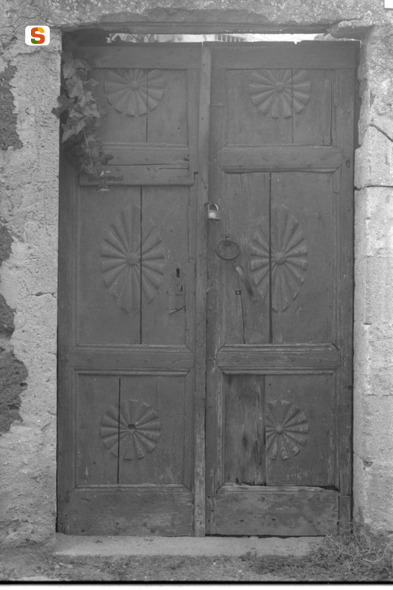 motivi decorativi geometrici (portone) (sec. XIX)