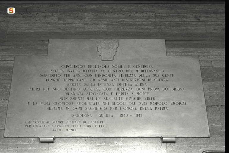 soggetto assente (lapide commemorativa) (sec. XX)