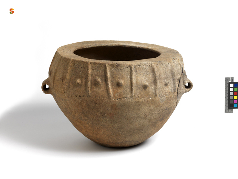 olla biconica a tesa interna - cultura nuragica (secc. XV-XIV a.C.)