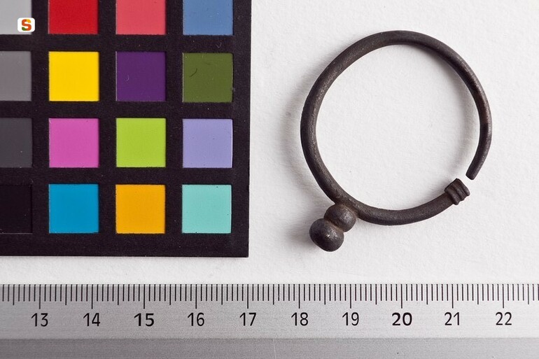 orecchino (secc. VI-VIII d.C.)