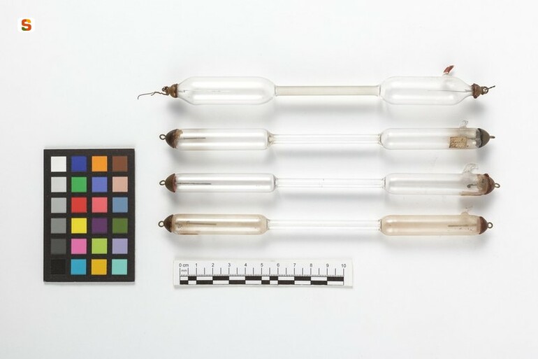 serie di tubi di Geissler (sec. XIX)