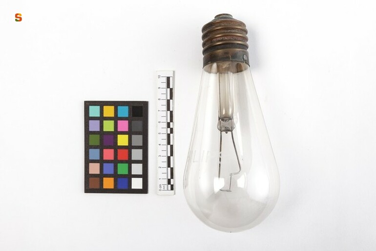 lampada, a filamento lineare (sec. XX)