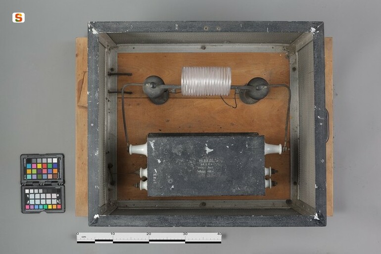 lampada a vapori di mercurio, a spirale (sec. XX)