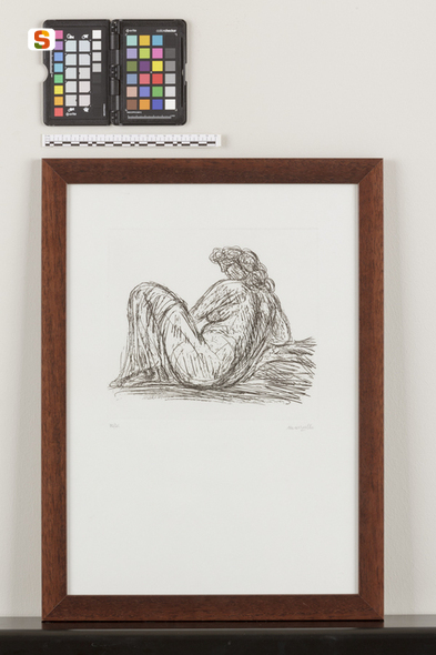 Donna, figura femminile seduta (stampa) di Mazzullo Giuseppe// Mazzullo Giuseppe// Mazzullo Giuseppe (sec. XX)