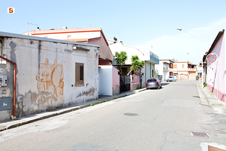 sculture antropomorfe (murale) di Sciola Pinuccio (sec. XX)
