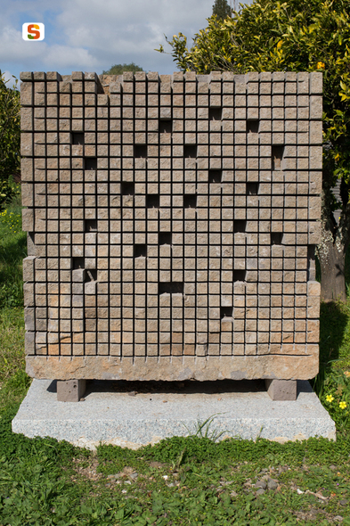 soggetto assente (scultura) di Sciola Pinuccio (secc. XX/ XXI)