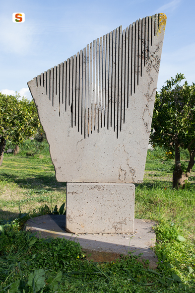 soggetto assente (scultura) di Sciola Pinuccio (secc. XX/ XXI)