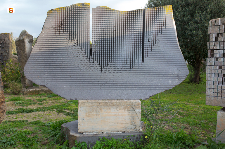 soggetto assente (scultura) di Sciola Pinuccio (secc. XX/ XXI)