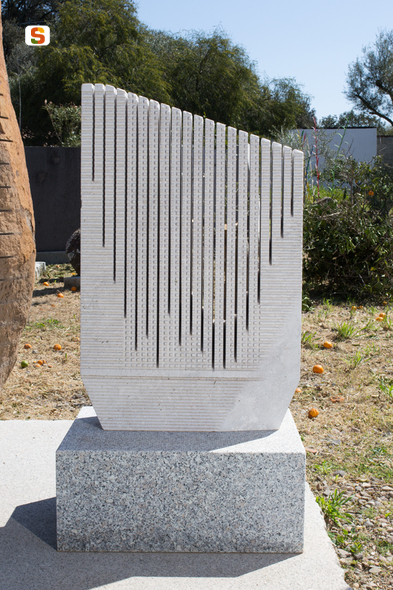 soggetto assente (scultura) di Sciola Pinuccio (secc. XX/ XXI)