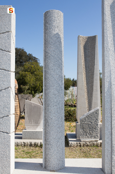 soggetto assente (scultura) di Sciola Pinuccio (sec. XXI)