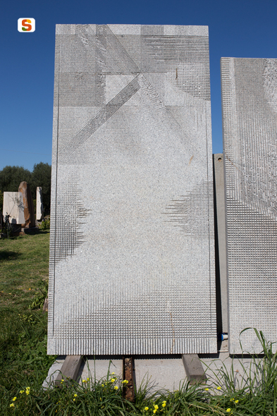 soggetto assente (scultura) di Sciola Pinuccio (sec. XXI)