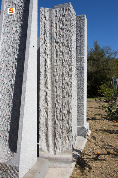 soggetto assente (scultura) di Sciola Pinuccio (sec. XX)