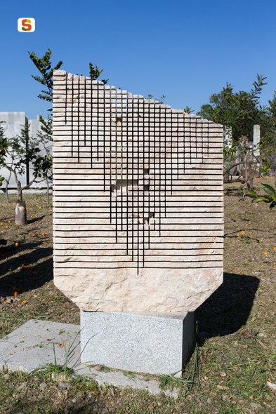 soggetto assente (scultura) di Sciola Pinuccio (secc. XX/ XXI)