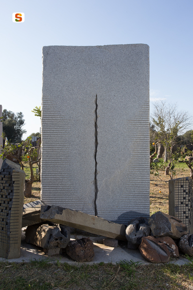 soggetto assente (scultura) di Sciola Pinuccio (sec. XXI)