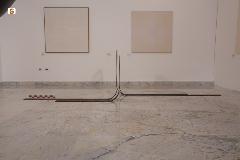 E’ dubbio se quellooquellaltro, composizione astratta (installazione) di Santoro Pasquale (sec. XX)