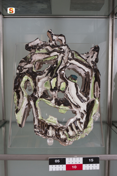 Maschera, mascherone (scultura) di Leonardi Leoncillo (sec. XX)